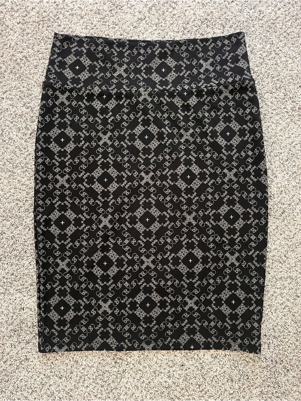 LuLaRoe Black and Gray Geometric Cassie Pencil Skirt